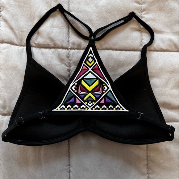 Victoria’s Secret bikini top - Picture 2 of 2